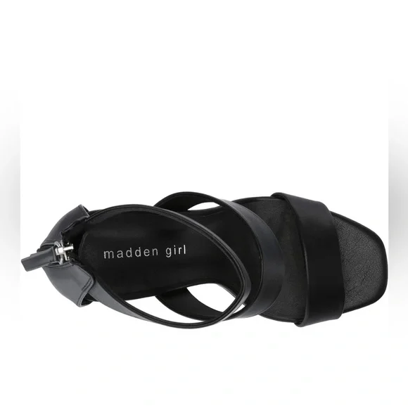 MADDEN GIRL Clyde City Sandals - Picture 4 of 13